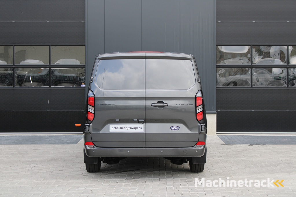 Ford Transit Custom 320 2.0 TDCI L2H1 Limited 150pk - Adaptive Cruise - Verwarmd stuur - Blind spot - Navigatie - Camera - Draadloos laden - Rijklaar