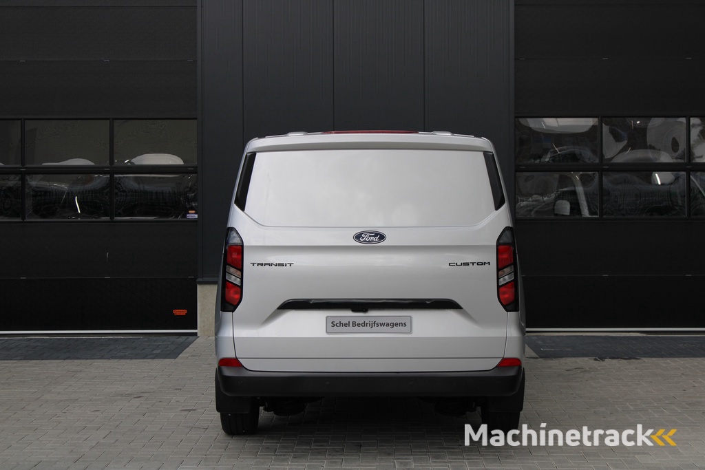 Ford Transit Custom 320 2.0 TDCI L2H1 Trend 136pk - 2x Schuifdeur - Achterklep - Carplay - Android - LED koplampen - Stoelverwarming - 70l tank - Rijklaar