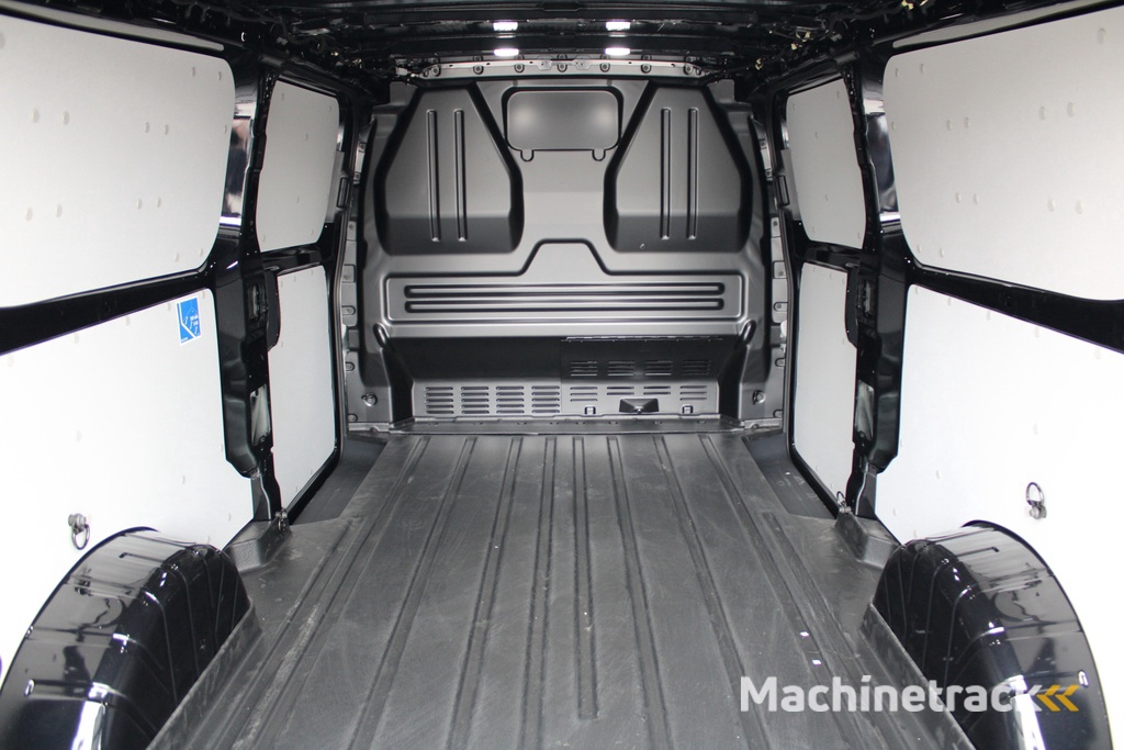 Ford Transit Custom 320 2.0 TDCI L2H1 Trend 136pk - 2x Schuifdeur - LED koplampen - Carplay - Android - Camera - Stoelverwarming - 70l tank - Rijklaar