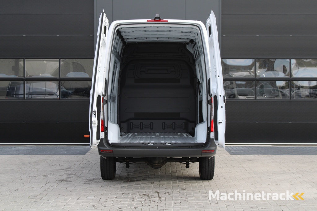 Mercedes-Benz Sprinter 317CDI L2H2 Pro  - Mbux 10 - Airco - Camera - Bind spot - Cruise - Rijklaar