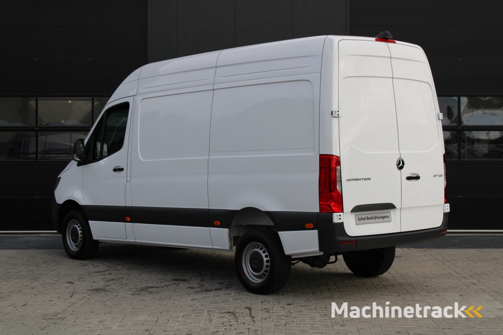 Mercedes-Benz Sprinter 317CDI L2H2 Pro  - Mbux 10 - Airco - Camera - Bind spot - Cruise - Rijklaar