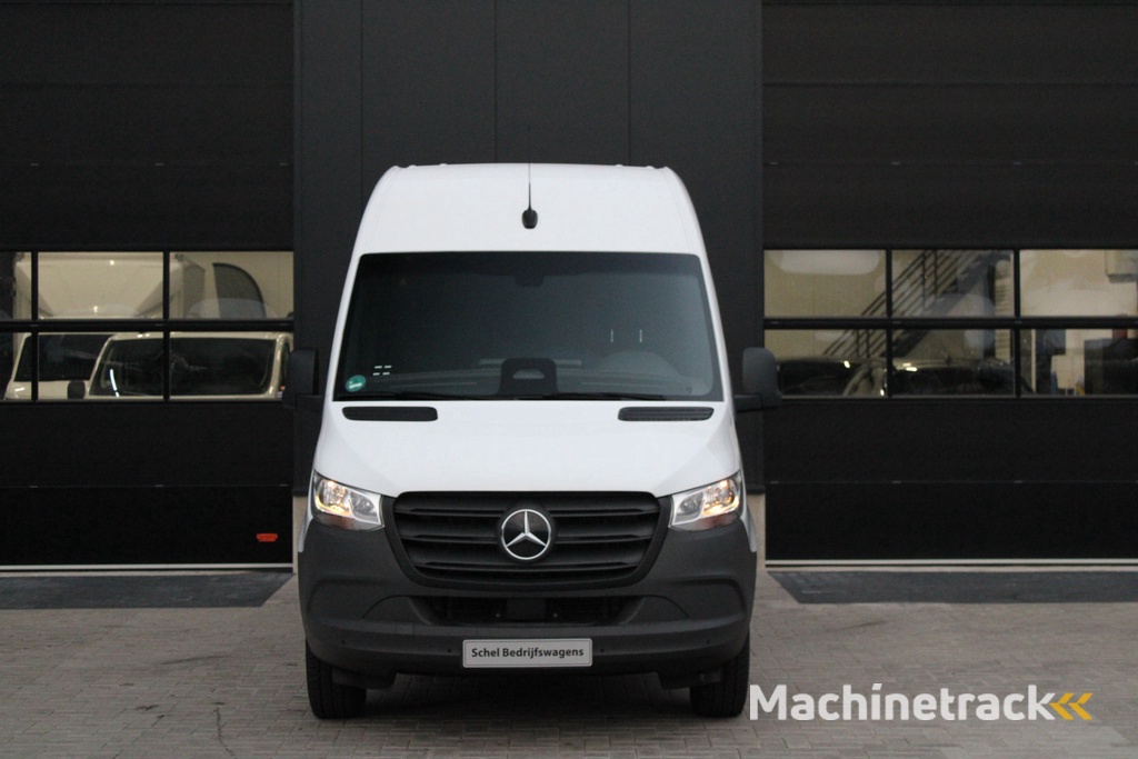 Mercedes-Benz eSprinter 314 L2H2 Pro 56kWh - Carplay - Camera - Betimmering - Cruise - Blind Spot - Rijklaar
