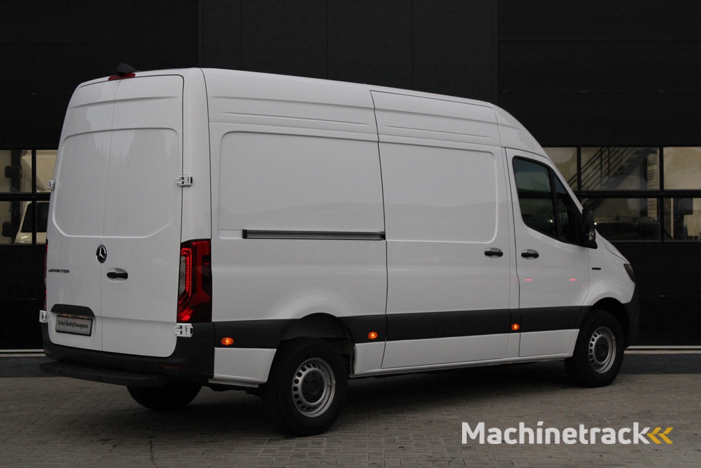Mercedes-Benz eSprinter 314 L2H2 Pro 56kWh - Carplay - Camera - Betimmering - Cruise - Blind Spot - Rijklaar