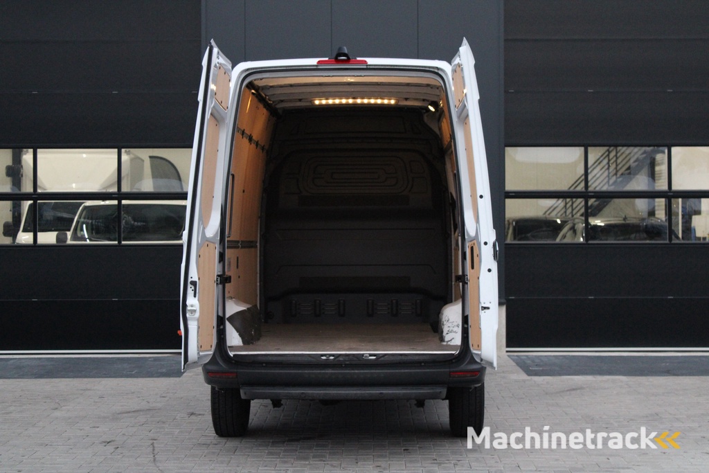 Mercedes-Benz eSprinter 314 L2H2 Pro 56kWh - Carplay - Camera - Betimmering - Cruise - Blind Spot - Rijklaar