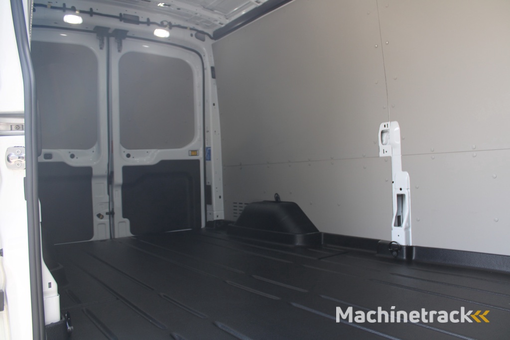 Ford e-Transit 350 L3H2 Trend 68 kWh Vol Elektrisch - 360 Camera - Pro Power Onboard - Dodehoek Assistent - Rijklaar