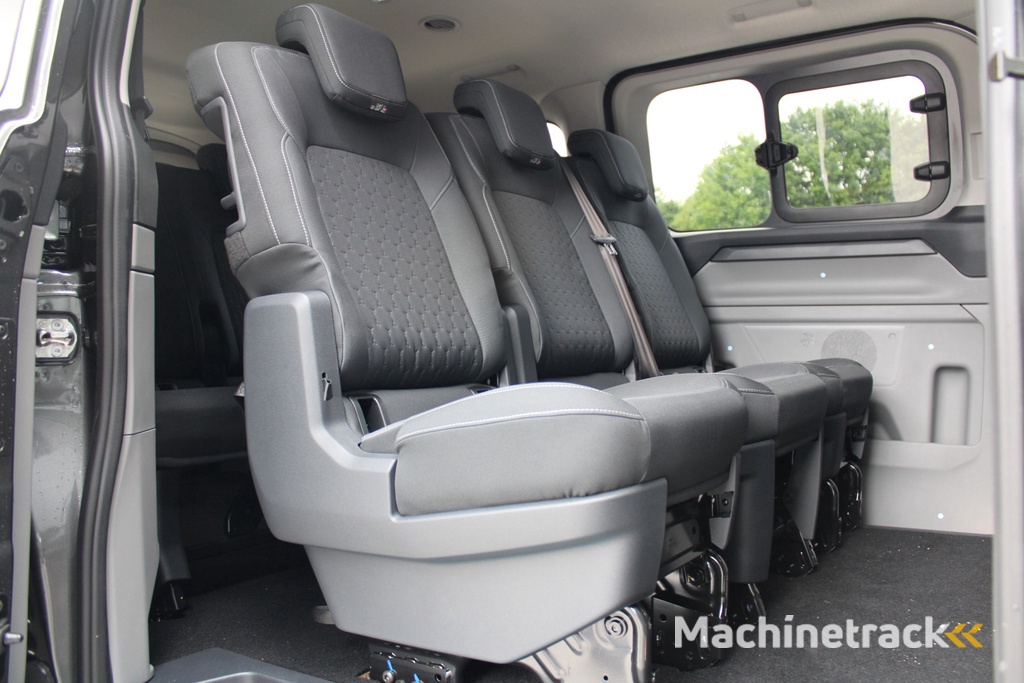 Ford Transit Custom 320 2.5 PHEV L2H1 Limited 232pk 8 Zits - 2x Schuif - Adaptive Cruise - Klimaat achterin - Keyless - Stoel/Stuurverwarming - Excl BTW - Rijklaar