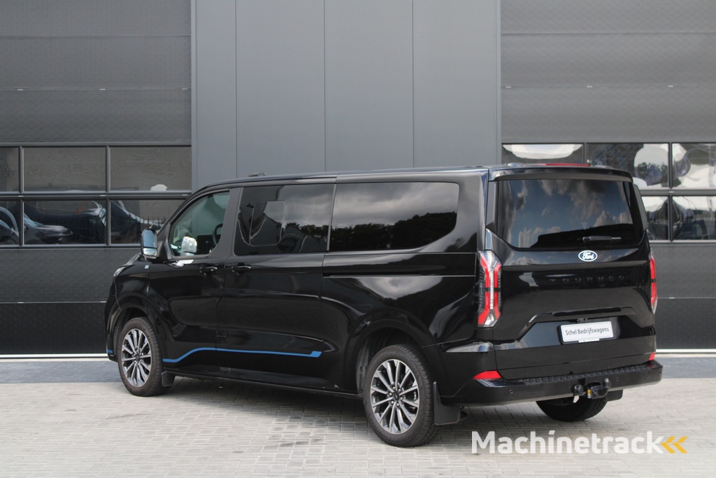 Ford Tourneo Custom 320 2.0 TDCI L2H1 Titanium X DC 170pk -  Adaptive Cruise - LED - Blind Spot - Leder - Navigatie - 360 Camera - Trekhaak - Rijklaar