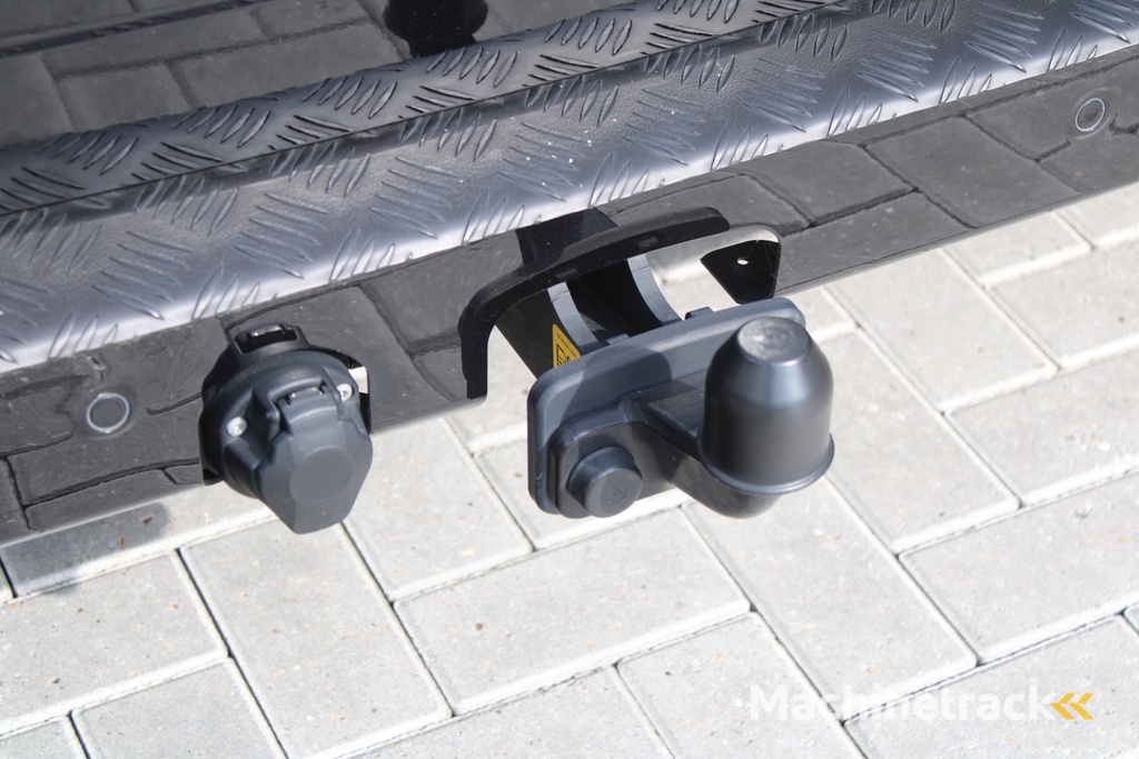 Ford Tourneo Custom 320 2.0 TDCI L2H1 Titanium X DC 170pk -  Adaptive Cruise - LED - Blind Spot - Leder - Navigatie - 360 Camera - Trekhaak - Rijklaar