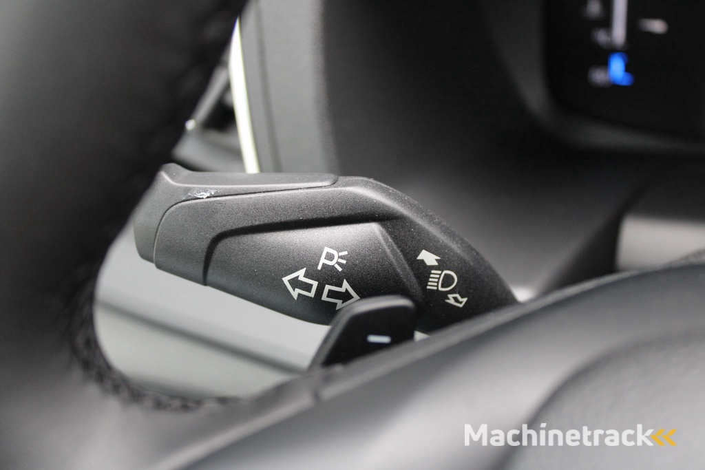 Ford Transit 350 2.0 TDCI L3H2 Limited 165pk - LUCHTVERING - ACC - Blind Spot - 360 camera - Navigatie - Stoel-Stuurverwarming - Trekhaak - Rijklaar