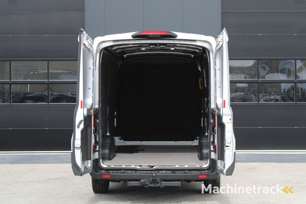 Ford Transit 350 2.0 TDCI L3H2 Limited Raptor 165pk - LUCHTVERING - ACC - Blind Spot - 360 camera - Raptor Grill - Stoel-Stuurverwarming - Trekhaak - Rijklaar