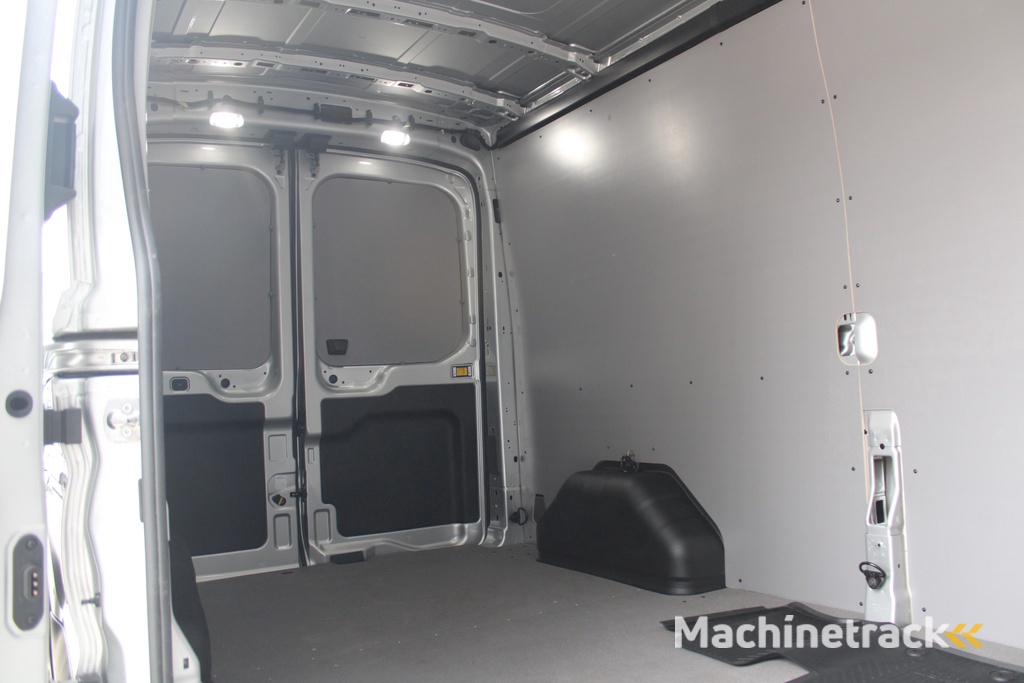 Ford Transit 350 2.0 TDCI L3H2 Limited Raptor 165pk - LUCHTVERING - ACC - Blind Spot - 360 camera - Raptor Grill - Stoel-Stuurverwarming - Trekhaak - Rijklaar