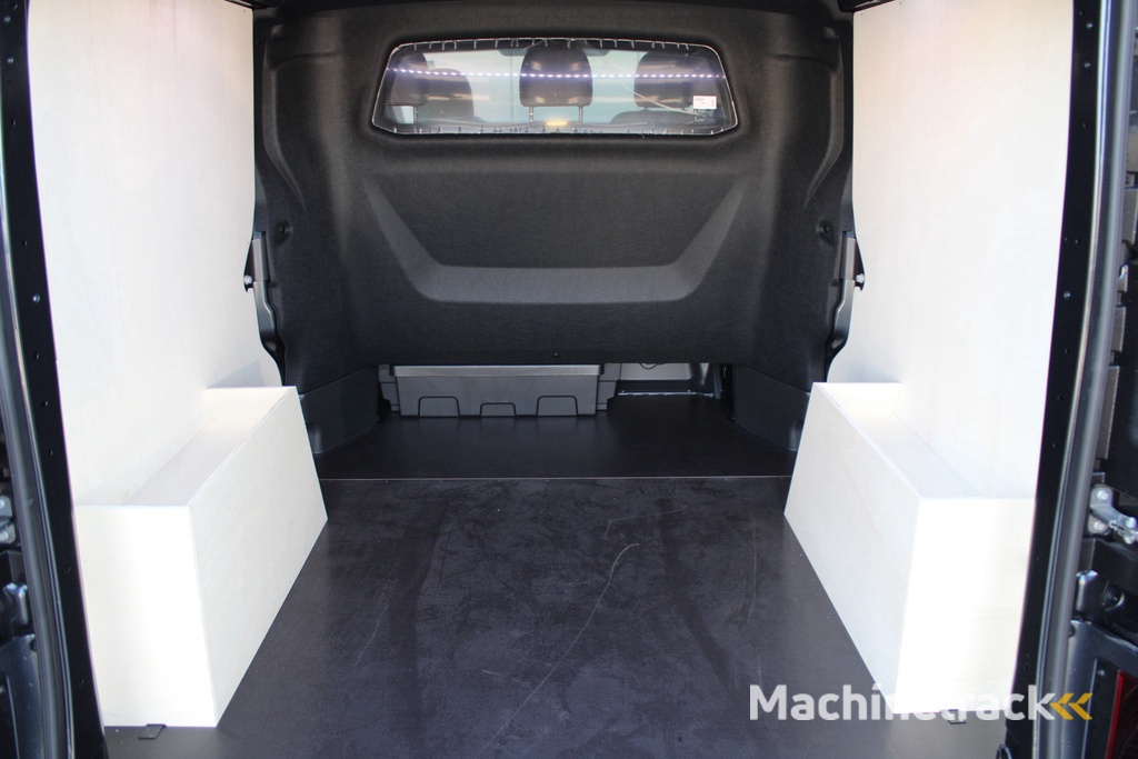 Renault Trafic 2.0 Blue dCi 170pk T29 L2H1 Extra DC - 2x Schuifdeur - Carplay - LED - Blind Spot - Navigatie - Camera - Trekhaak - Stoelverwarming - Rijklaar