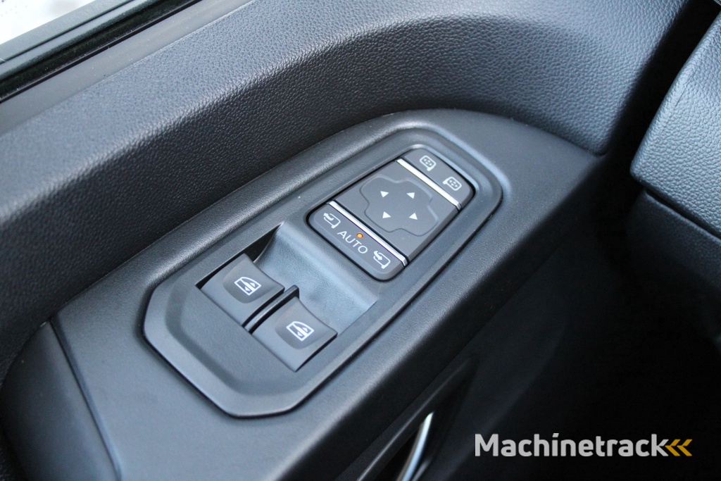 Renault Trafic 2.0 Blue dCi 170pk T29 L2H1 Extra DC - 2x Schuifdeur - Carplay - LED - Blind Spot - Navigatie - Camera - Trekhaak - Stoelverwarming - Rijklaar