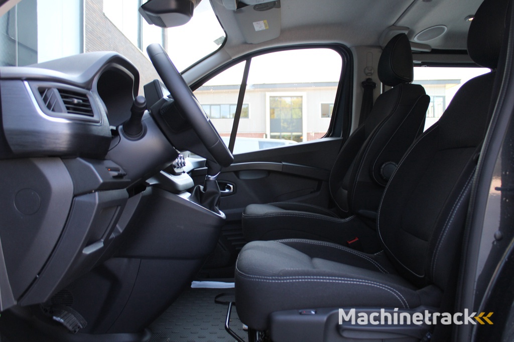 Renault Trafic 2.0 Blue dCi 170pk T29 L2H1 Extra DC - 2x Schuifdeur - Carplay - LED - Blind Spot - Navigatie - Camera - Trekhaak - Stoelverwarming - Rijklaar