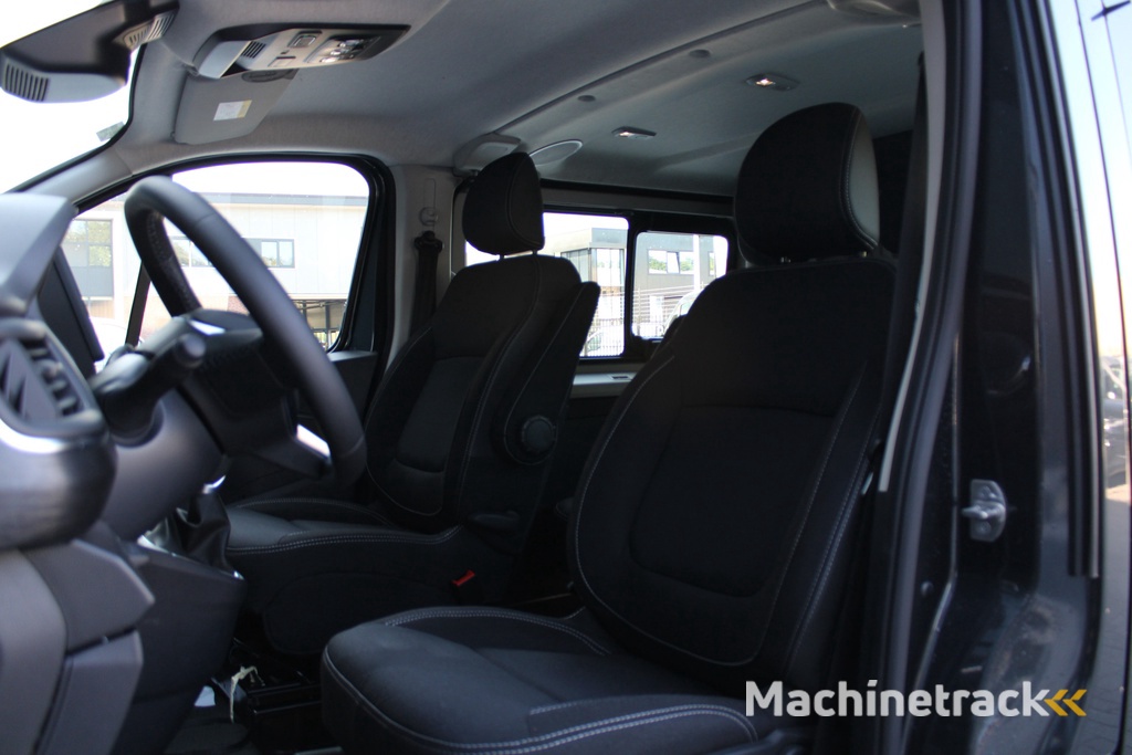 Renault Trafic 2.0 Blue dCi 170pk T29 L2H1 Extra DC - 2x Schuifdeur - Carplay - LED - Blind Spot - Navigatie - Camera - Trekhaak - Stoelverwarming - Rijklaar