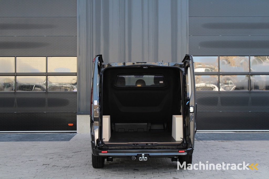 Renault Trafic 2.0 Blue dCi 170pk T29 L2H1 Extra DC - 2x Schuifdeur - Carplay - LED - Blind Spot - Navigatie - Camera - Trekhaak - Stoelverwarming - Rijklaar