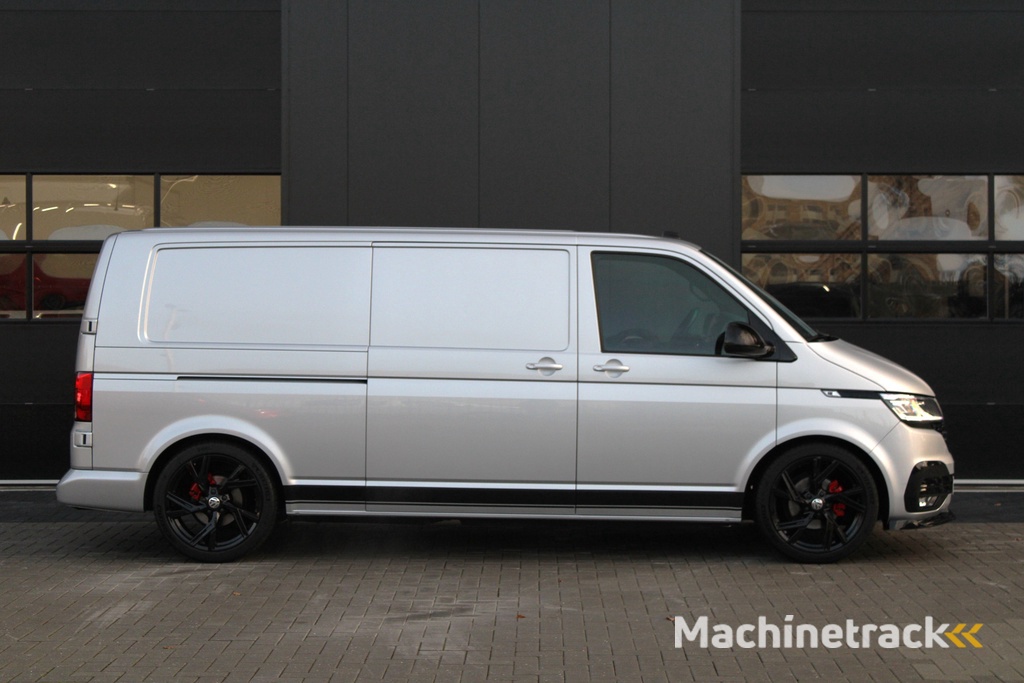Volkswagen Transporter 2.0 TDI L2H1 28 Bulli 150pk - 20 Inch - Camera - Trekhaak - Leder - ACC - LED - Rijklaar