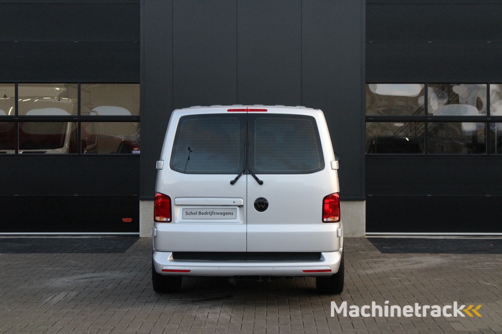 Volkswagen Transporter 2.0 TDI L2H1 28 Bulli 150pk - 20 Inch - Camera - Trekhaak - Leder - ACC - LED - Rijklaar