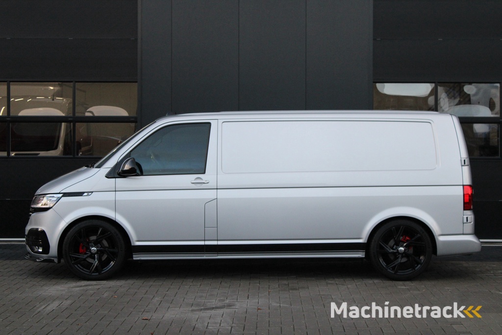 Volkswagen Transporter 2.0 TDI L2H1 28 Bulli 150pk - 20 Inch - Camera - Trekhaak - Leder - ACC - LED - Rijklaar