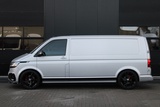 Minituur van Volkswagen Transporter 2.0 TDI L2H1 28 Bulli 150pk - 20 Inch - Camera - Trekhaak - Leder - ACC - LED - Rijklaar