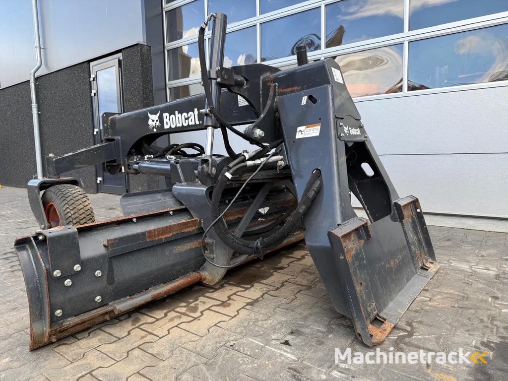 Bobcat Grader 108