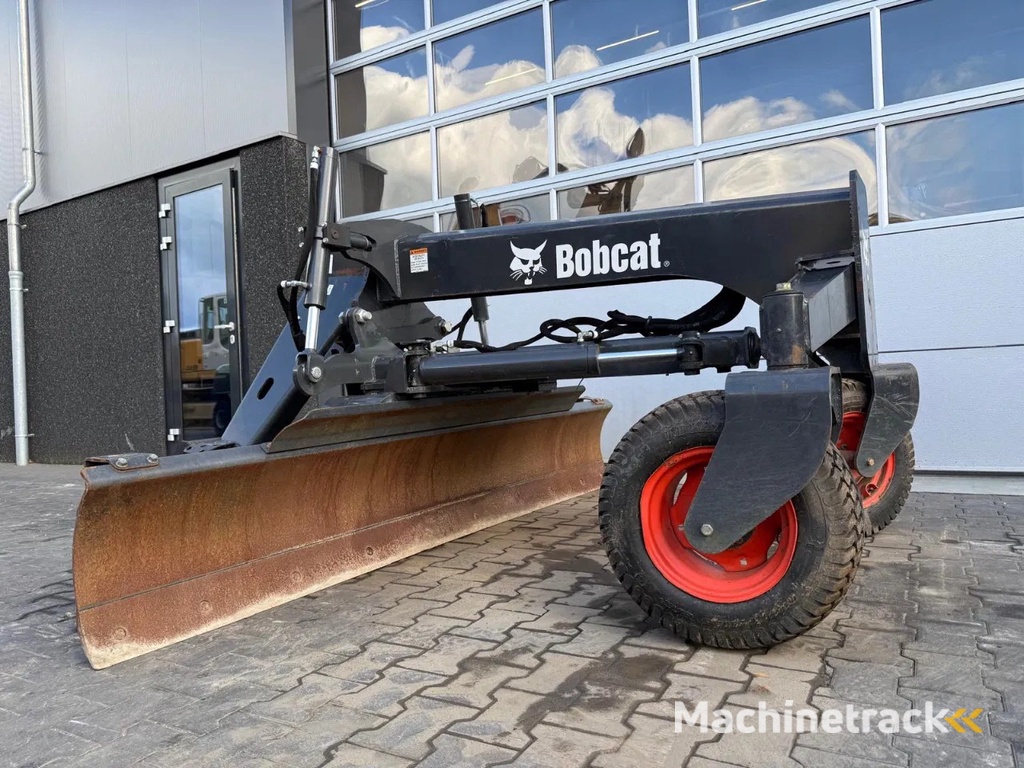 Bobcat Grader 108