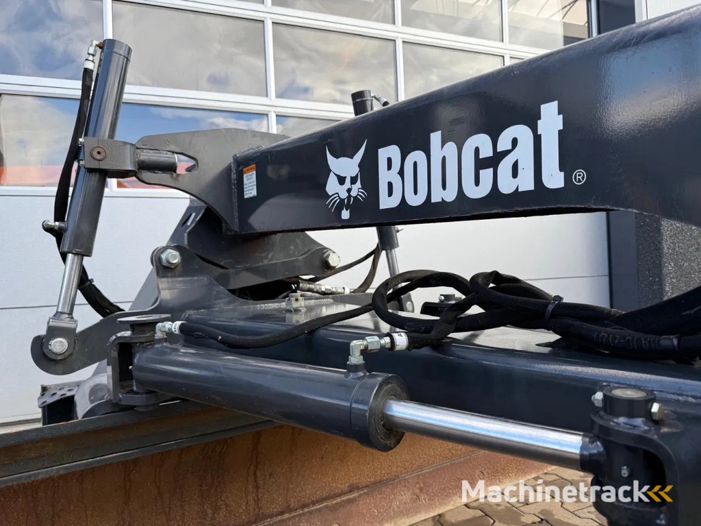Bobcat Grader 108