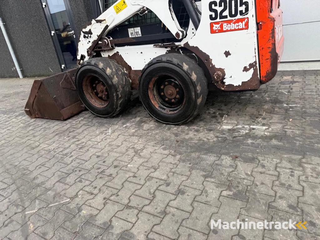 Bobcat S205
