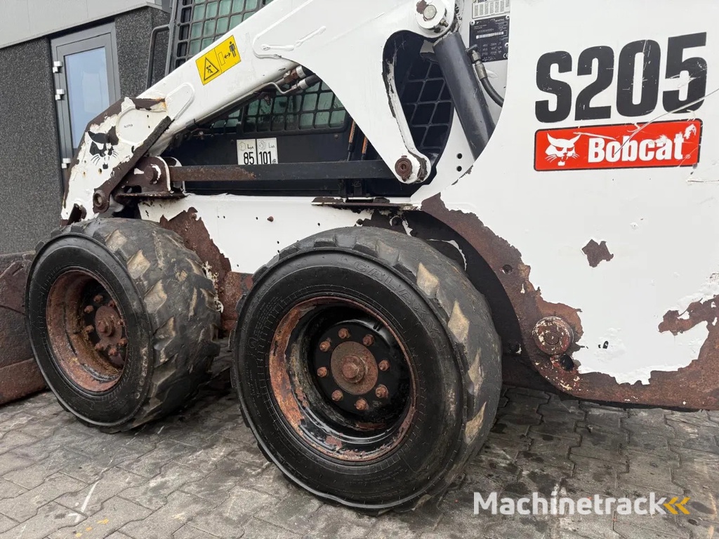 Bobcat S205