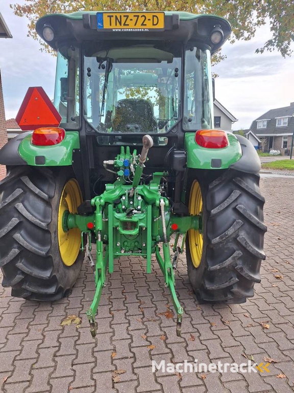 John Deere 5075M