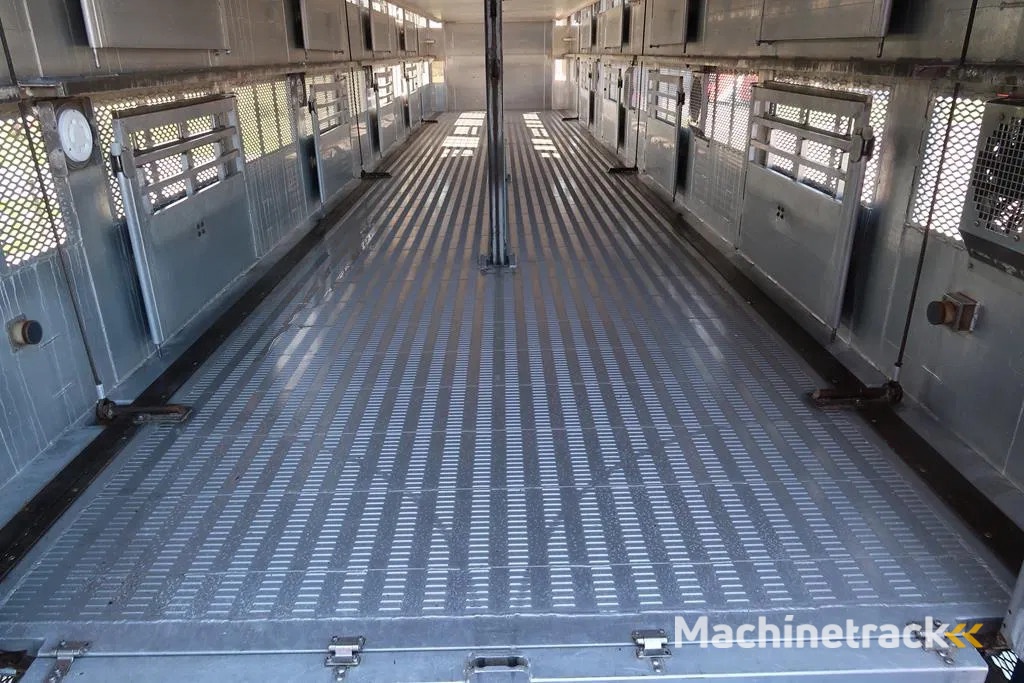 Berdex OS. 12.27 Pig transport 2 - 3 Floors - 2011