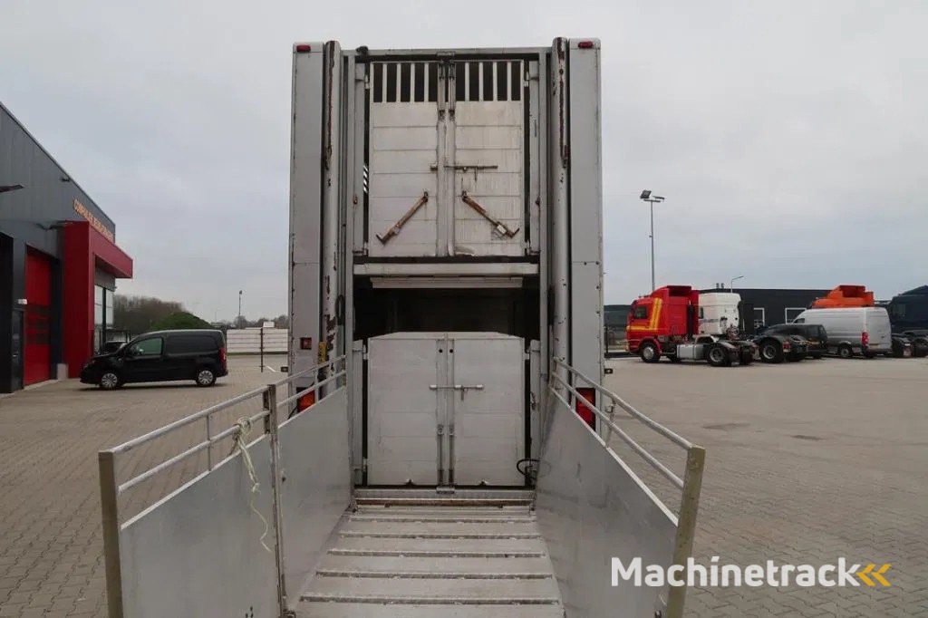 Burg O4/DA - 2002 - 2 floors - Livestock transporter