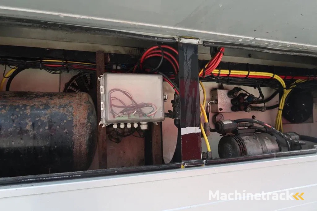 Burg O4/DA - 2002 - 2 floors - Livestock transporter