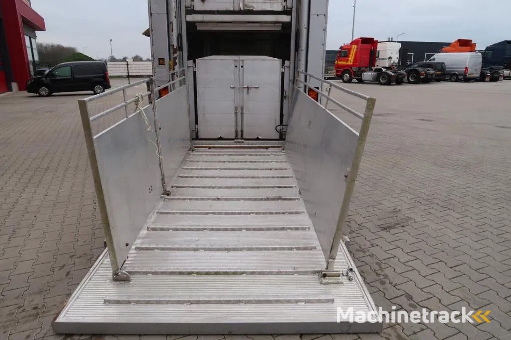 Burg O4/DA - 2002 - 2 floors - Livestock transporter