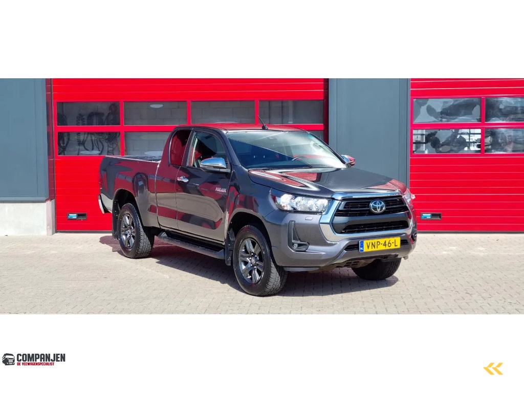 Toyota Hilux 2.4 D-4D 4x4 Automaat | 150pk | Luxe uitvoering Hilux 2.4 D-4D 4x4 Automaat