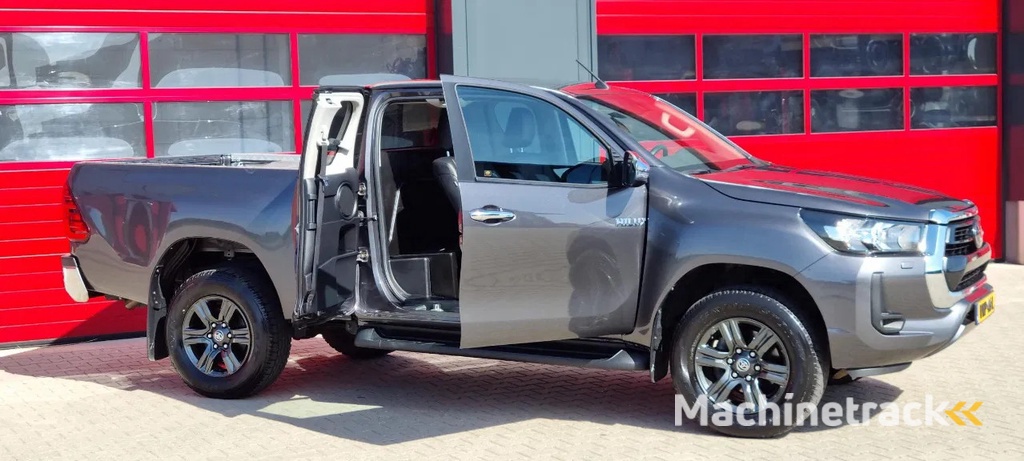 Toyota Hilux 2.4 D-4D 4x4 Automaat | 150pk | Luxe uitvoering Hilux 2.4 D-4D 4x4 Automaat
