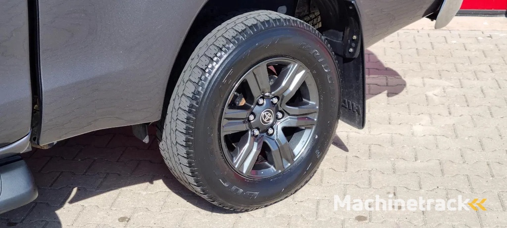 Toyota Hilux 2.4 D-4D 4x4 Automaat | 150pk | Luxe uitvoering Hilux 2.4 D-4D 4x4 Automaat