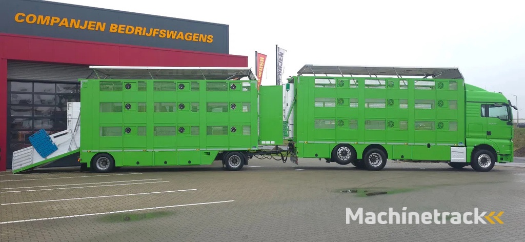 MAN 26.460 Cuppers Box Total 108,9 m2 nice Truck and trailer!