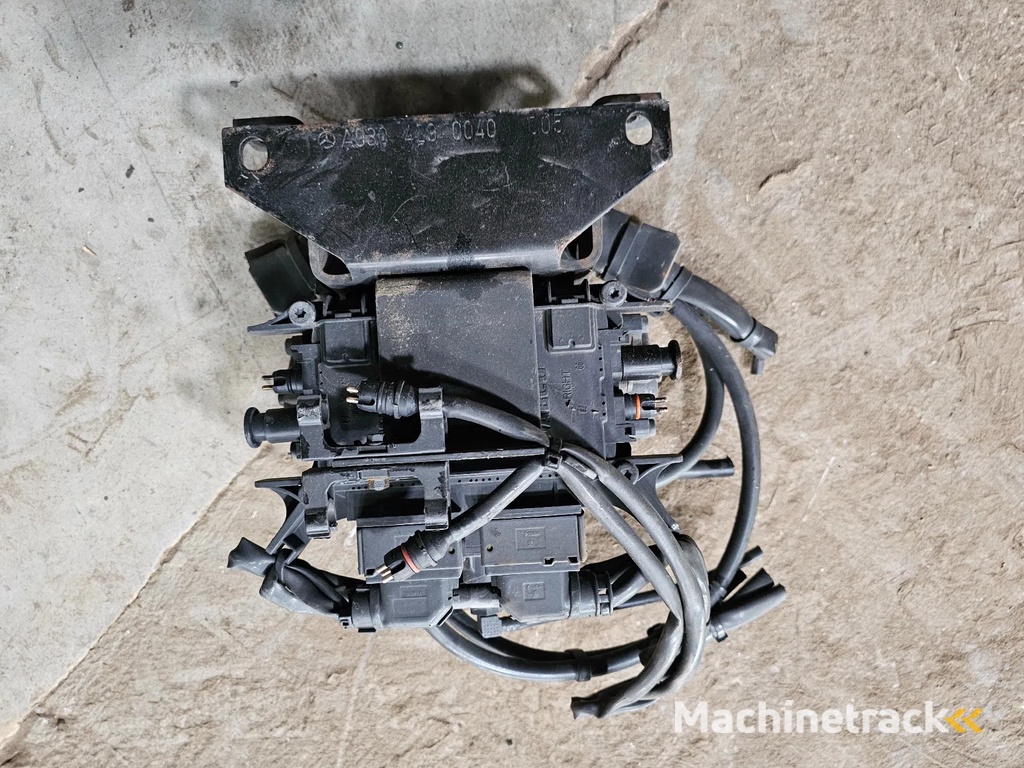 Wabco Mercedes Actros  Ebs modulator - A9304290040005