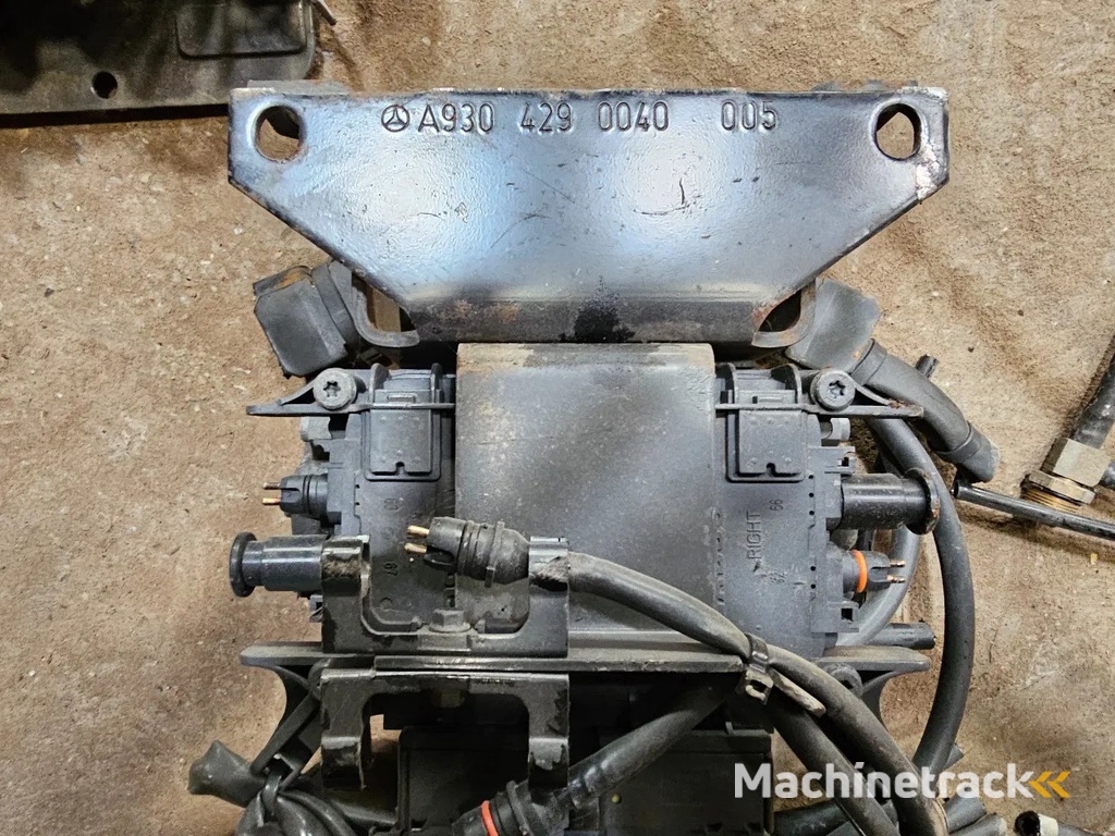 Wabco Mercedes Actros  Ebs modulator - A9304290040005