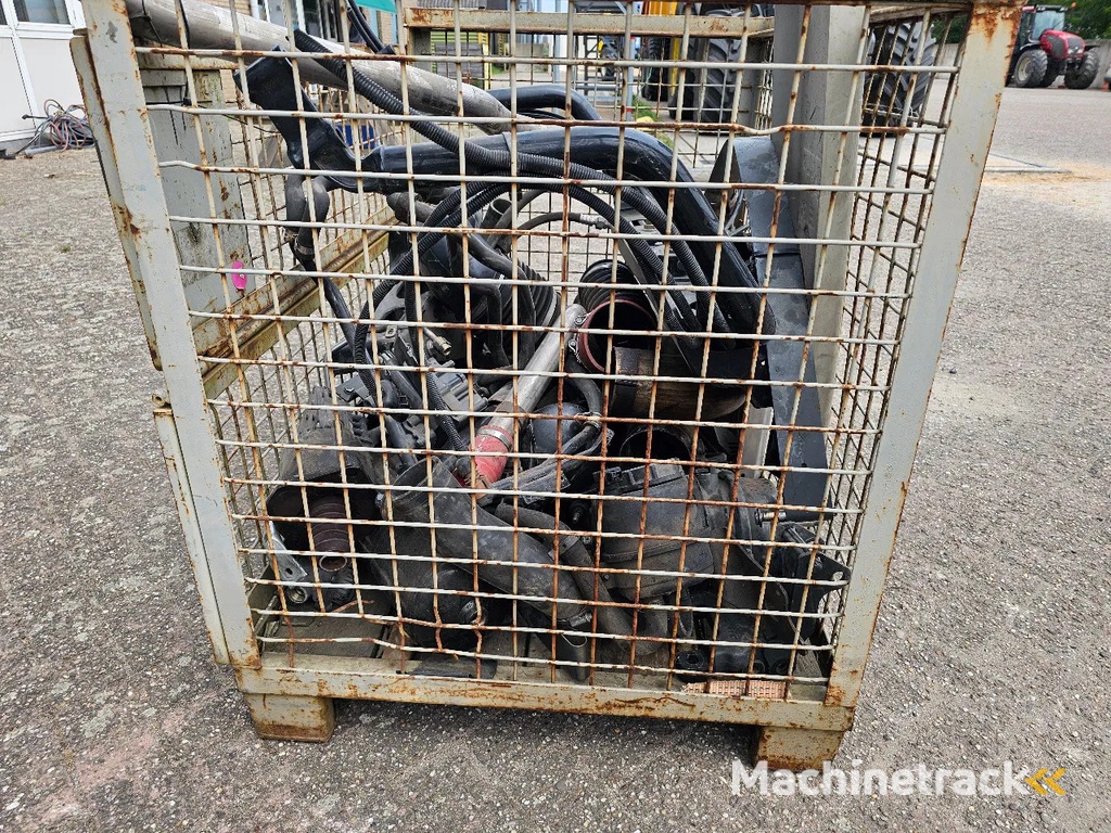 MAN Bak met vrachtwagen onderdelen