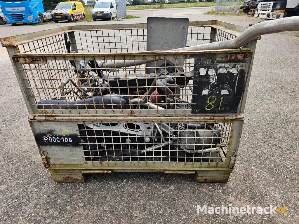 MAN Bak met vrachtwagen onderdelen