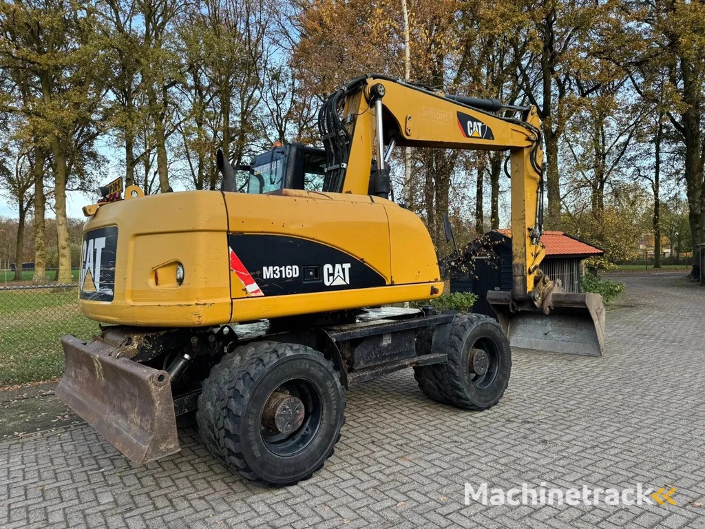 Caterpillar M316D Mobiele graafmachine