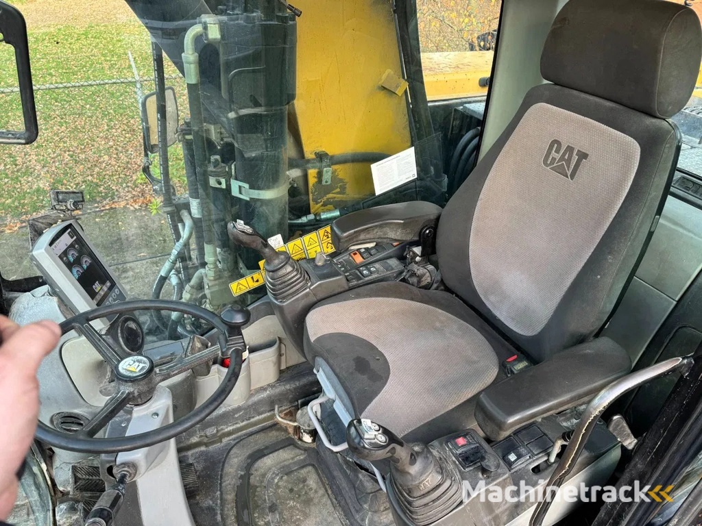 Caterpillar M316D Mobiele graafmachine