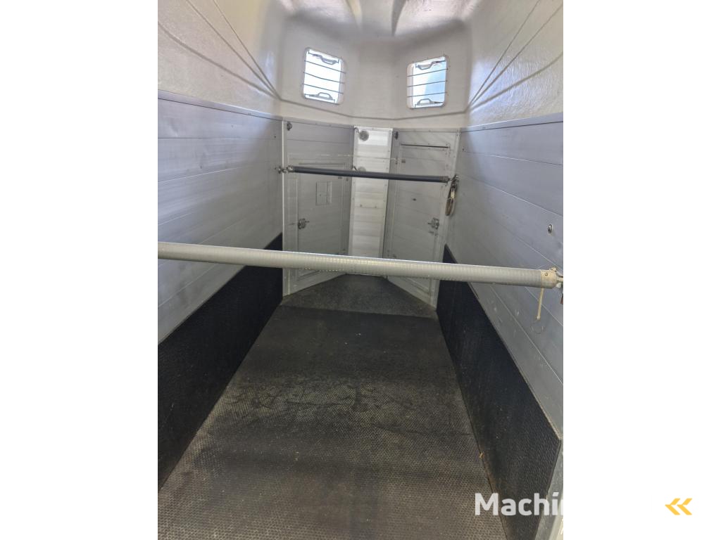 XX Trail Garnet Aluminium opbouw en vloer