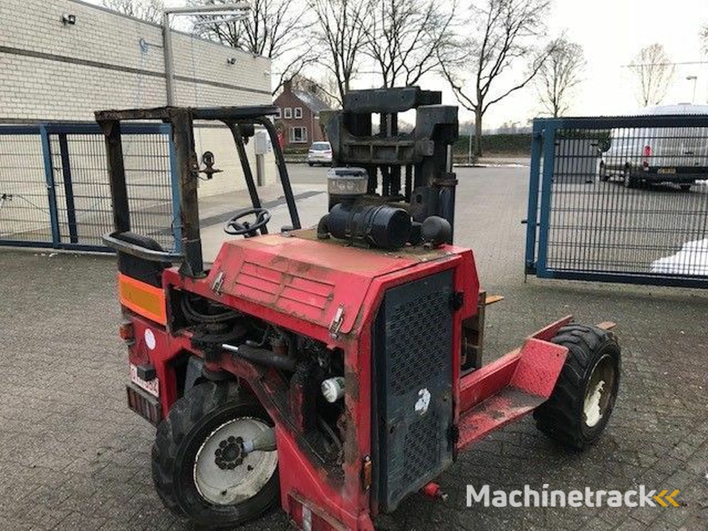 Moffet moffet M9 24.3 , chicken forklift , 1.98 high !!  , 2.300 kg lifting , all wheel drive , kooiaap