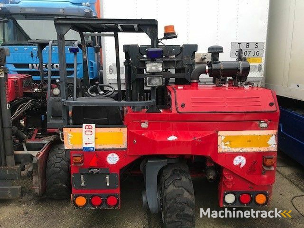 Moffet moffet M9 24.3 , chicken forklift , 1.98 high !!  , 2.300 kg lifting , all wheel drive , kooiaap