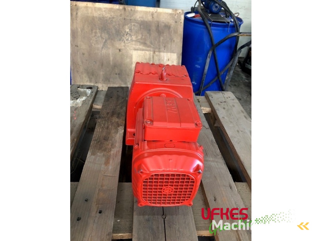 SEW motor reductor R67DRN80M4