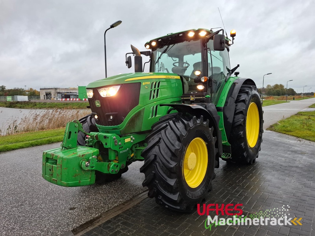 John Deere 6215 R