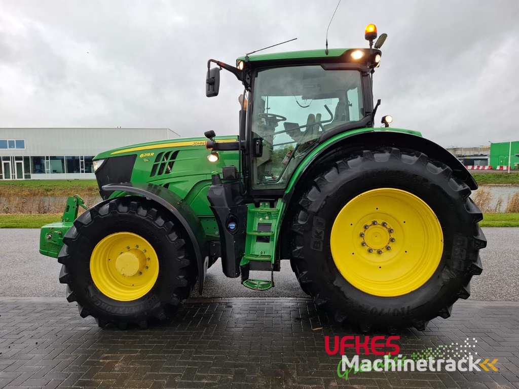 John Deere 6215 R